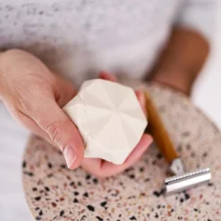 Online LAMAZUNA Pain de rasage peau normale au beurre de karité 55 gr